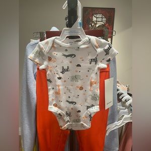 NWOT Nordstrom Baby 3 packs Onesie Size 6M